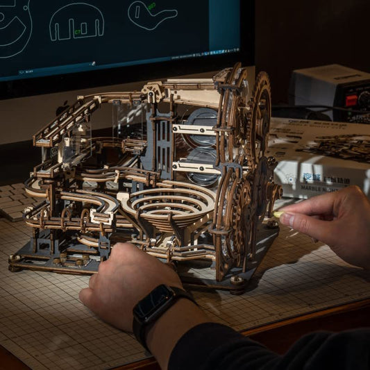 3D Holzpuzzle- Mechanische Kugelbahn